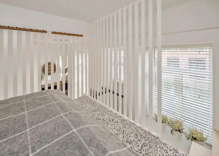 Butas Stylish In Old Town/ Urban Rent *