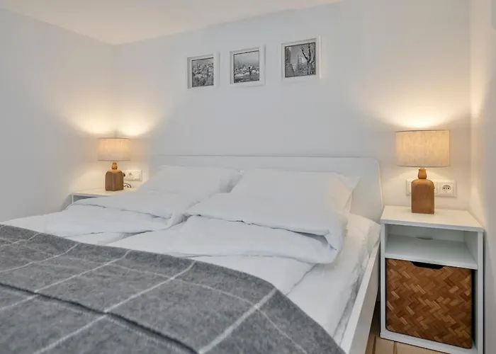 Stylish In Old Town/ Urban Rent Apartament